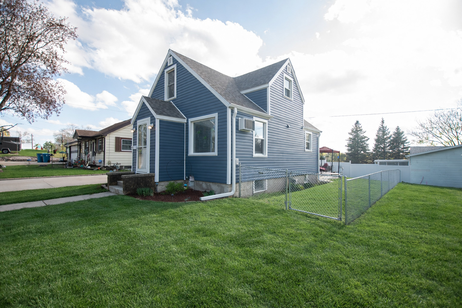 813 S Jefferson Avenue, Dixon, IL