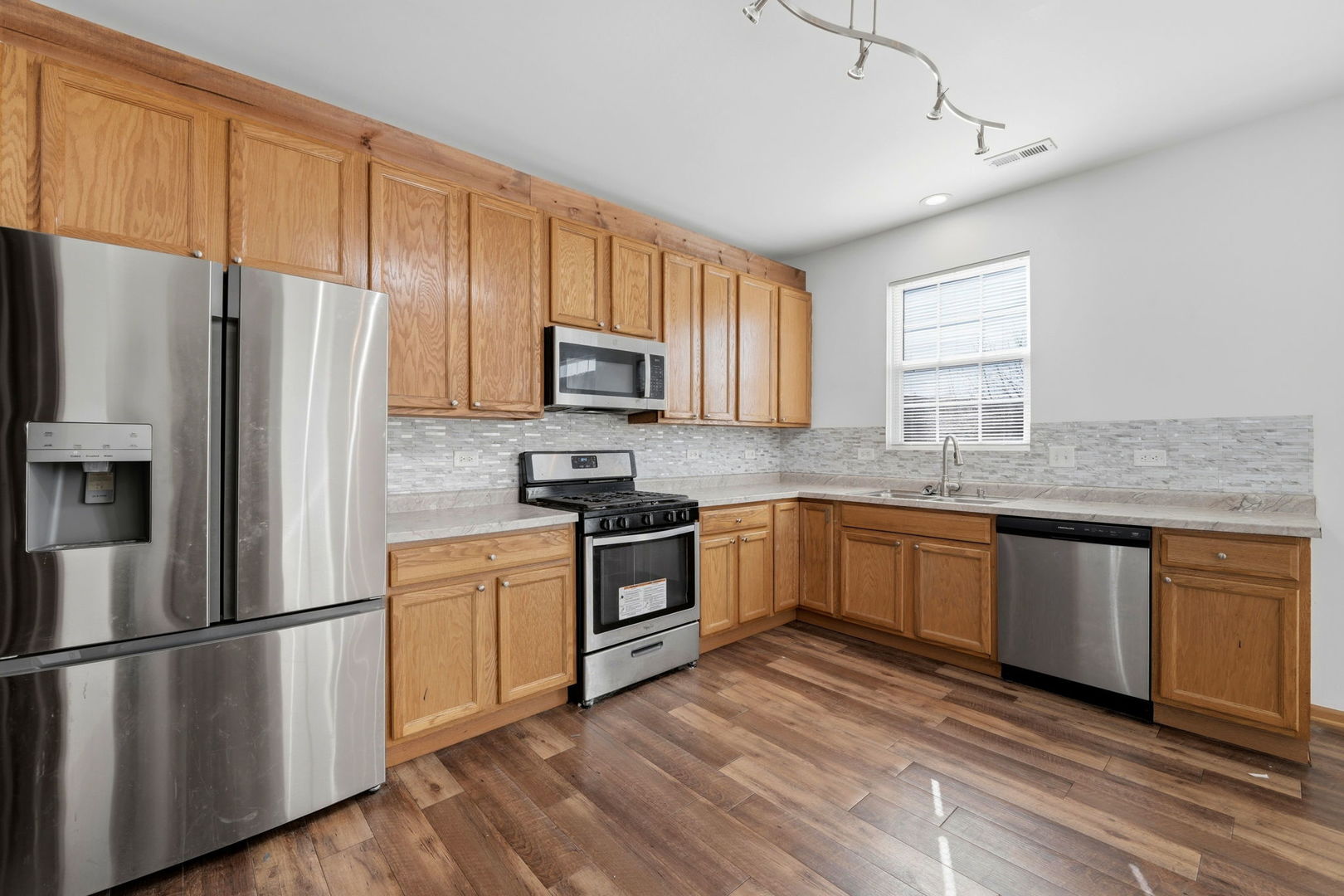 1357 W Alder Creek Drive, Romeoville, IL