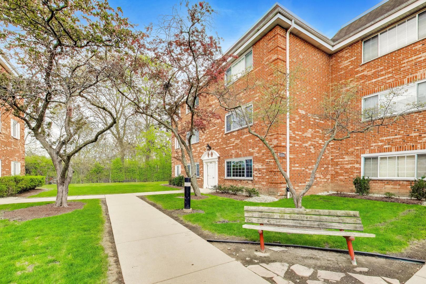 6882 W TOUHY Avenue #1A, Niles, IL