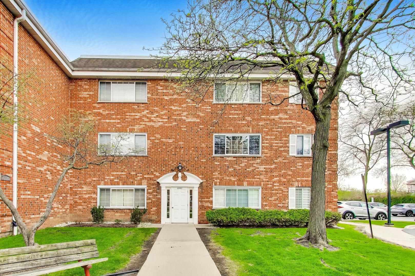 6882 W TOUHY Avenue #1A, Niles, IL
