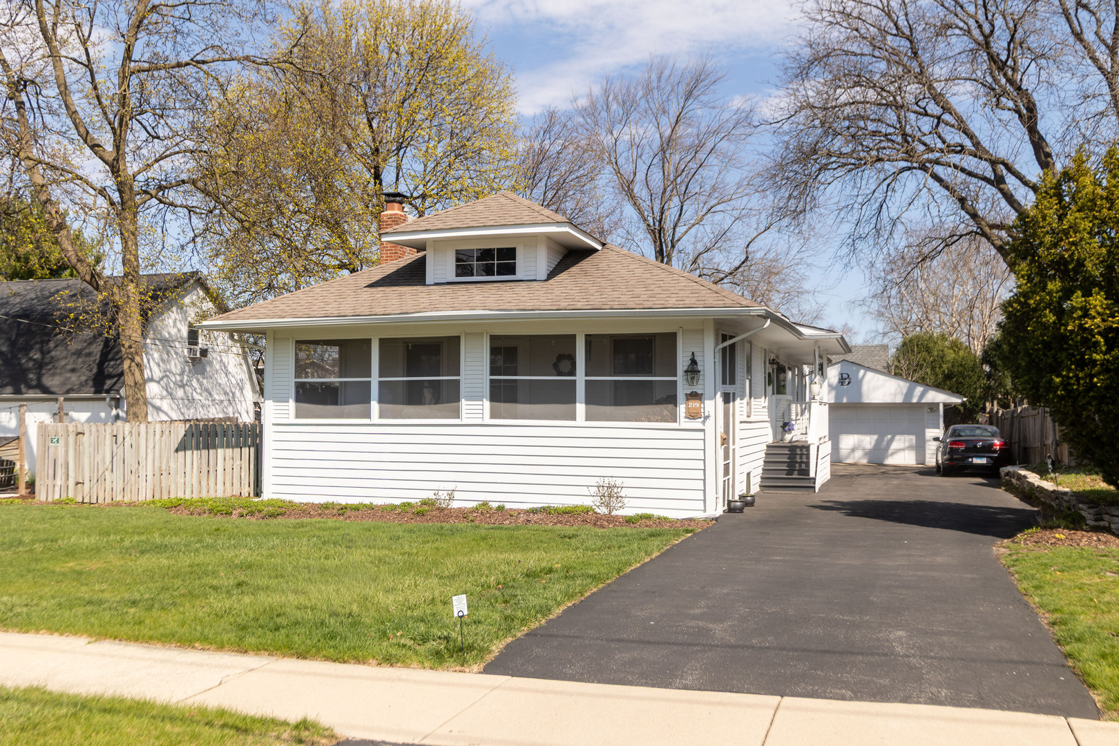 219 W Oak Avenue, Wheaton, IL