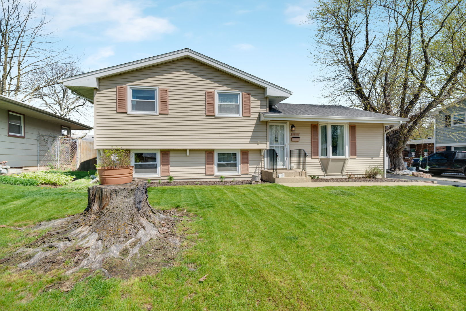 1611 Notre Dame Road, Rockford, IL