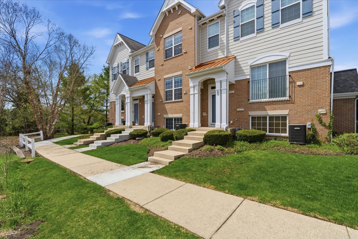 65 Arcadia Lane, Lake Zurich, IL