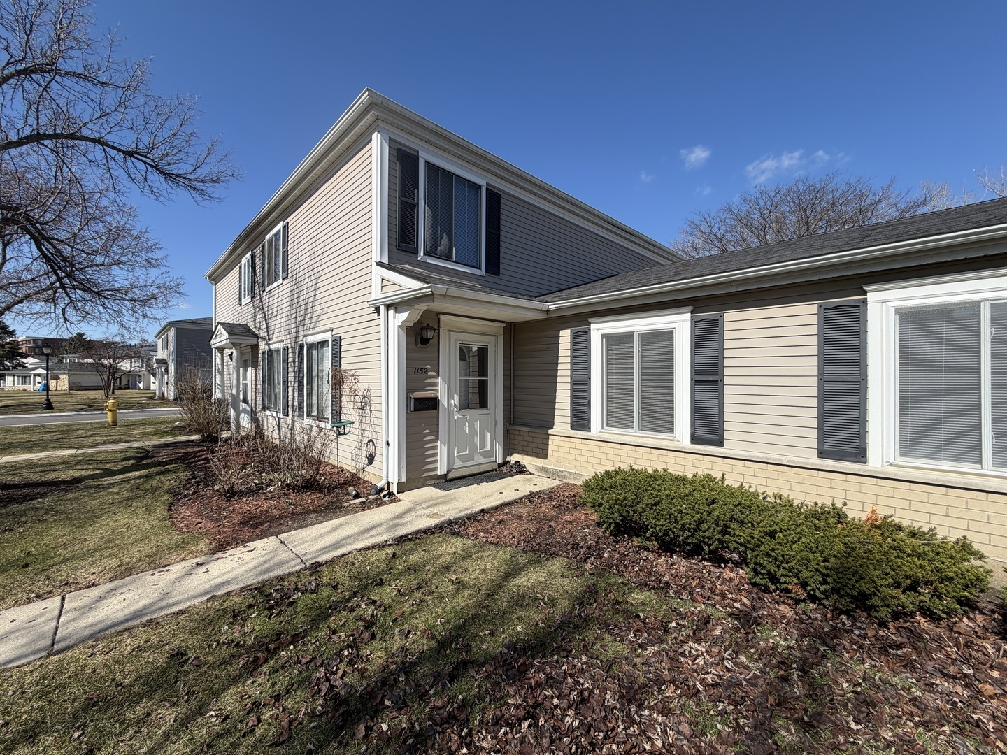 1152 Cove Drive #212B, Prospect Heights, IL