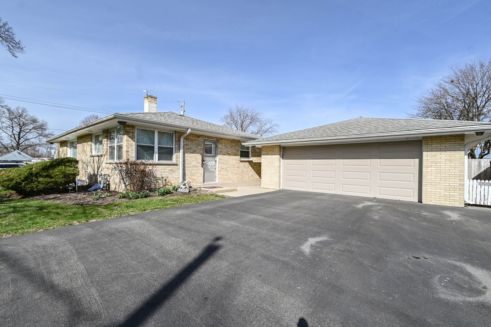 3877 Grandview Avenue, Gurnee, IL