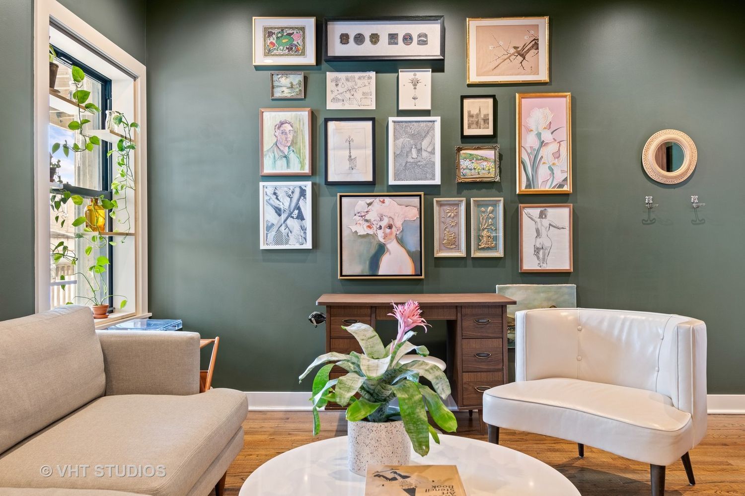 1454 W Roscoe Street #2W, Chicago, IL