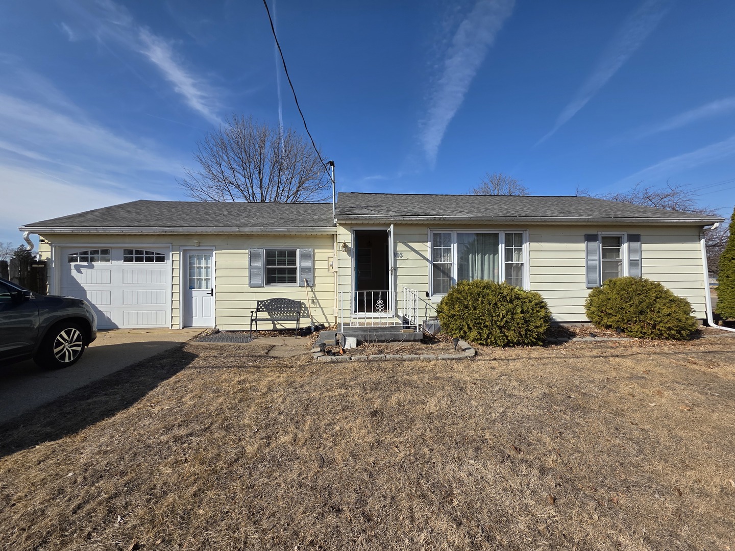 803 17th Avenue, Camanche, IA