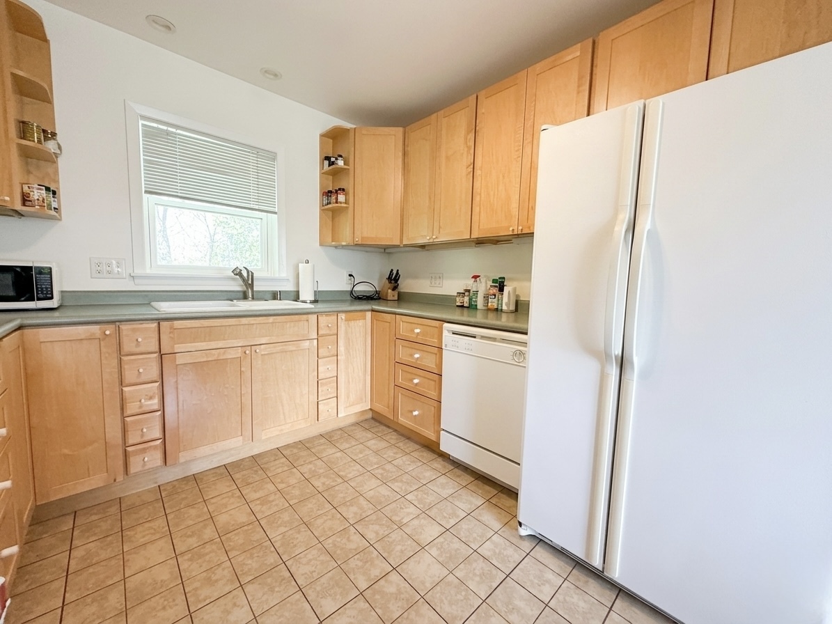 1533 Crabtree Lane, Deerfield, IL