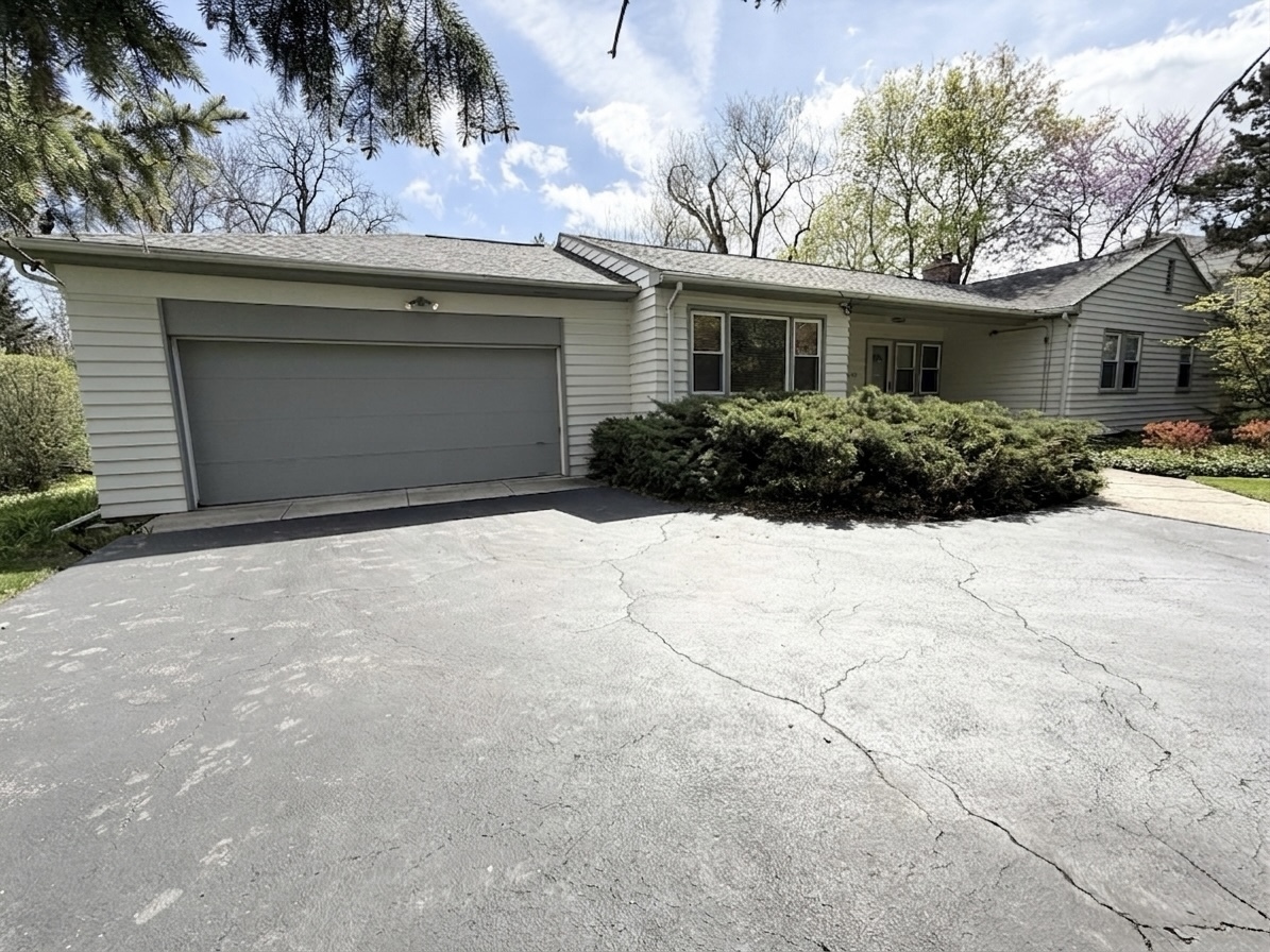 1533 Crabtree Lane, Deerfield, IL