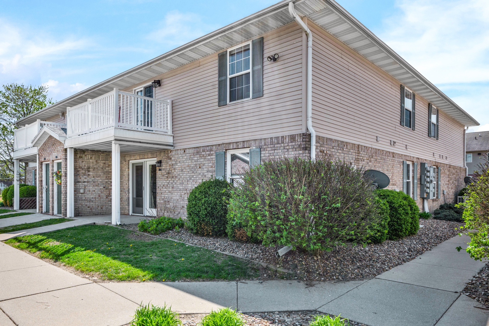 1040 Ekstam Drive #108, Bloomington, IL