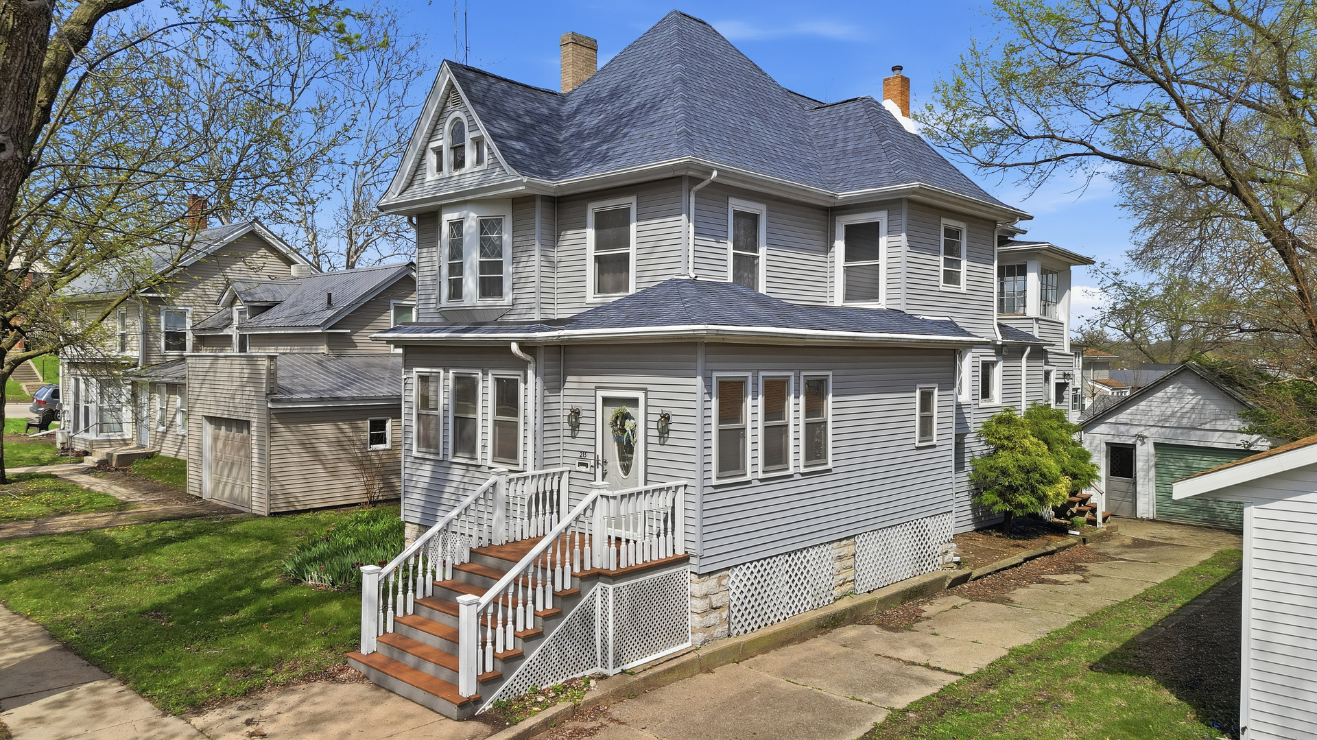 215 W 7th Street, Dixon, IL