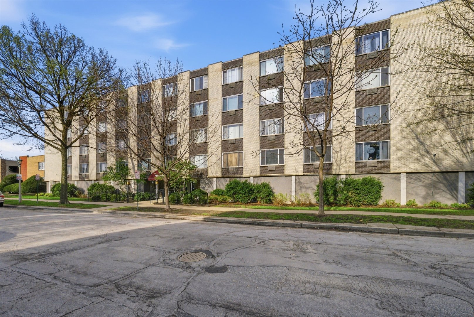 201 S Maple Avenue #103, Oak Park, IL