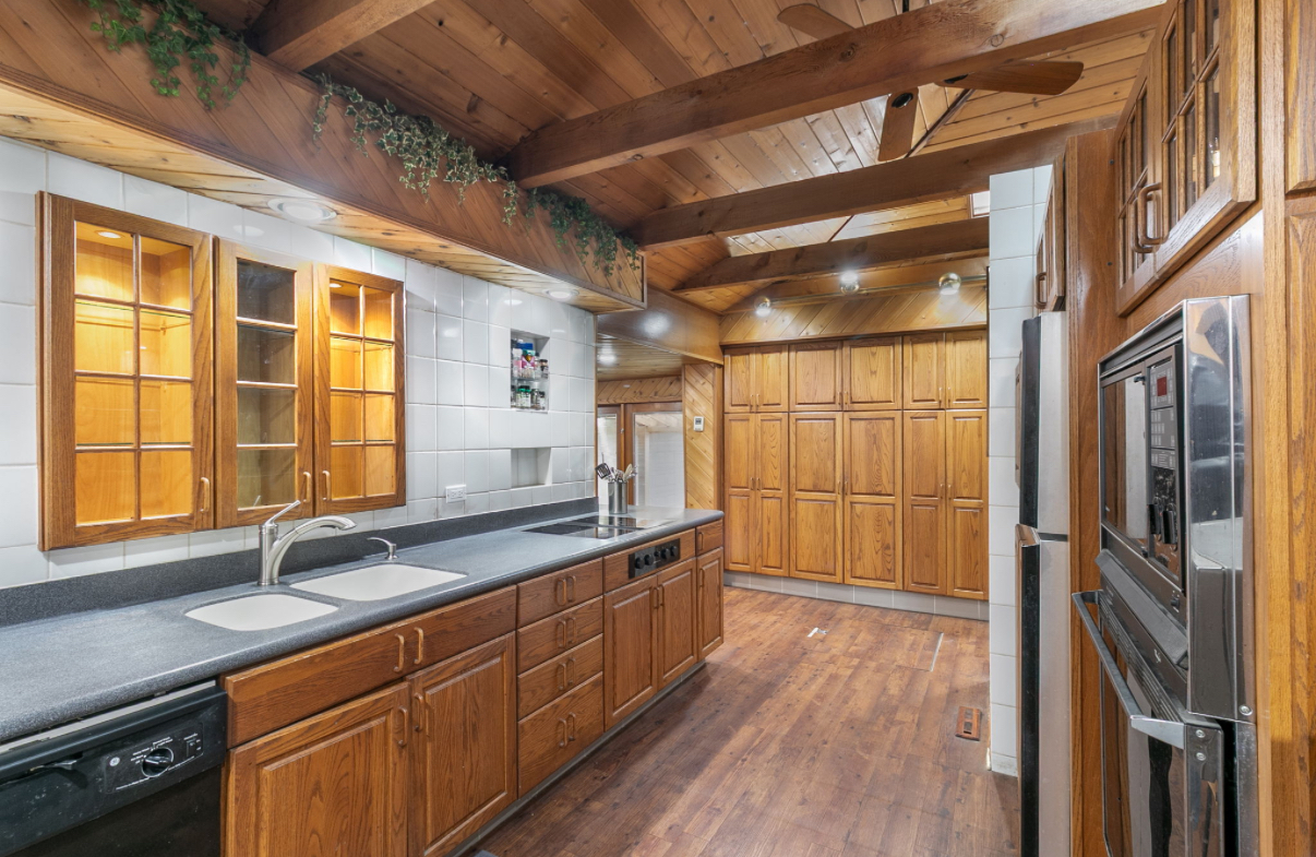 6554 W 92nd Street, Oak Lawn, IL