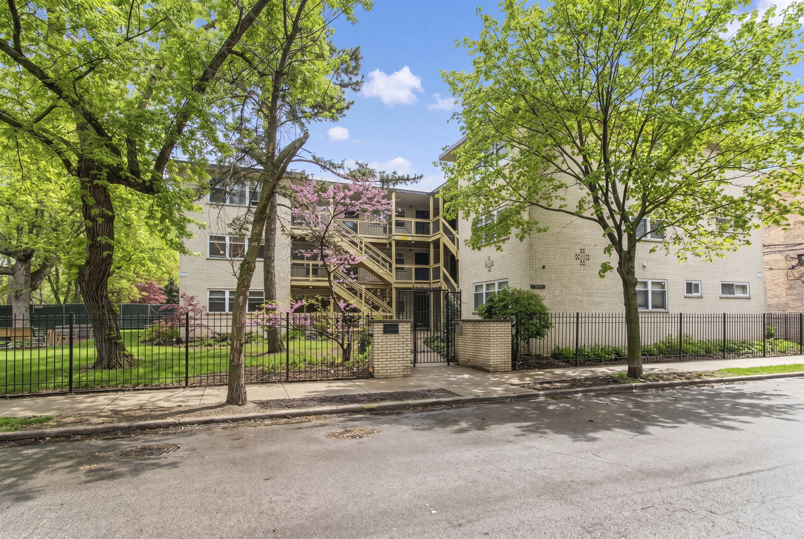 4258 N Greenview Avenue #3E, Chicago, IL