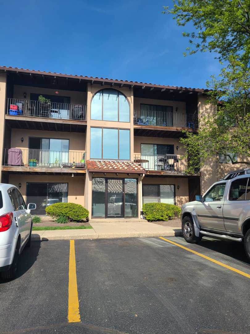 21W581 North Avenue #36, Lombard, IL