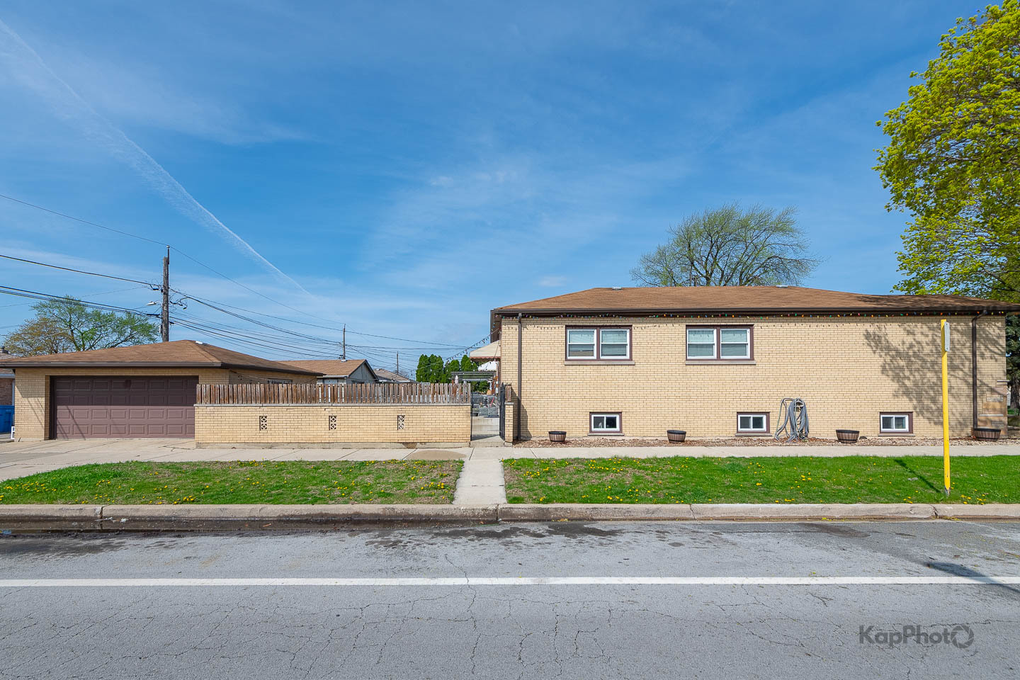6101 W 63rd Place, Chicago, IL