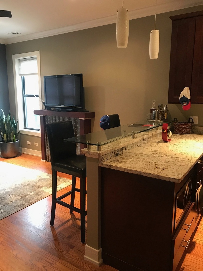 2430 N Geneva Terrace #2, Chicago, IL