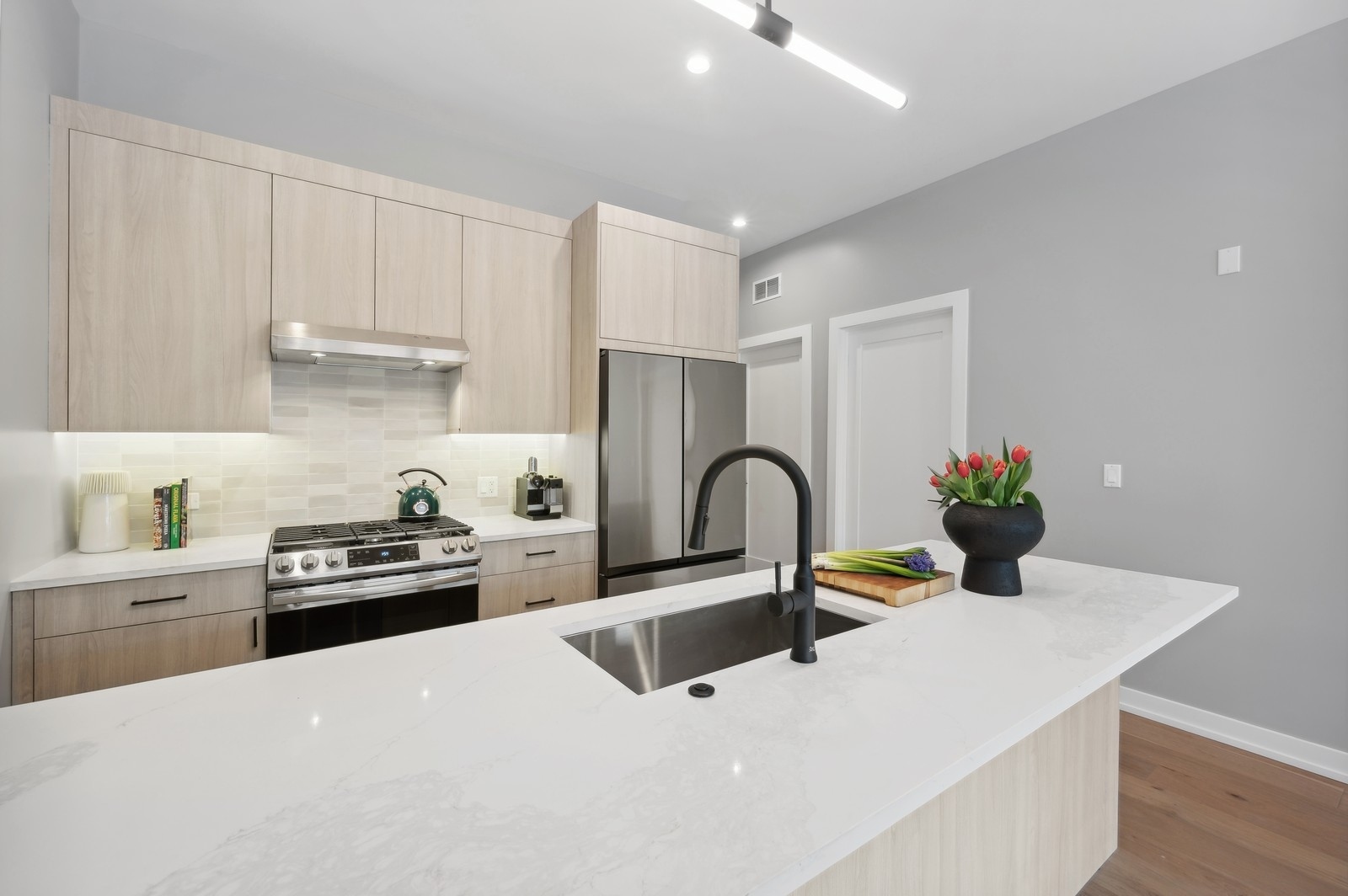 7006 N Glenwood Avenue #30, Chicago, IL