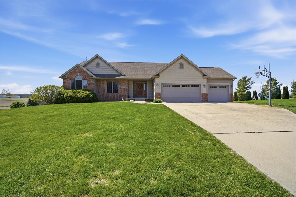 10372 Lyonheart Lane, Bloomington, IL