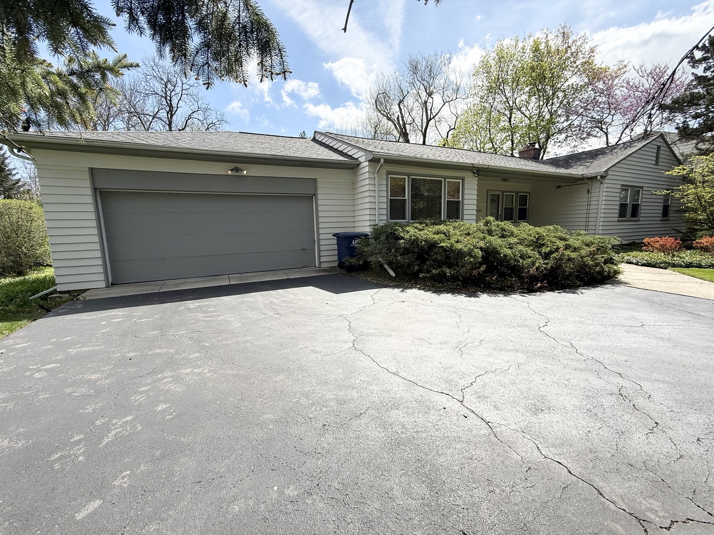 1533 Crabtree Lane, Deerfield, IL