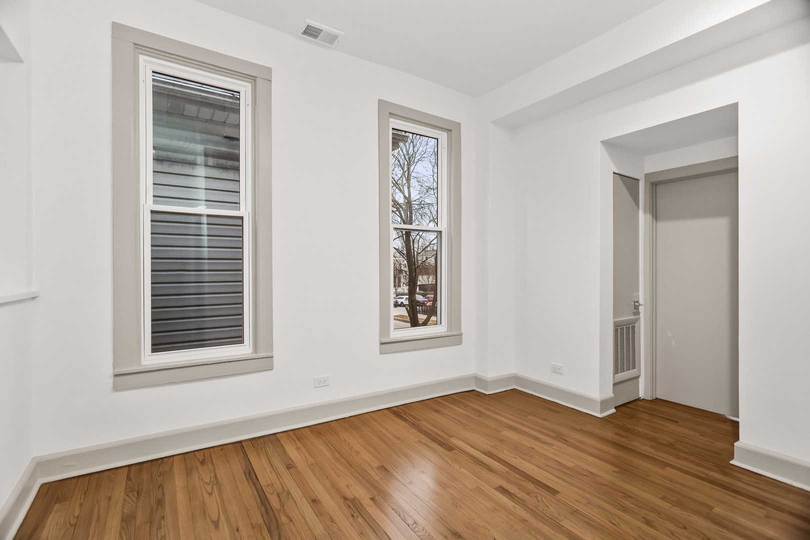 2030 N OAKLEY Avenue #2F, Chicago, IL