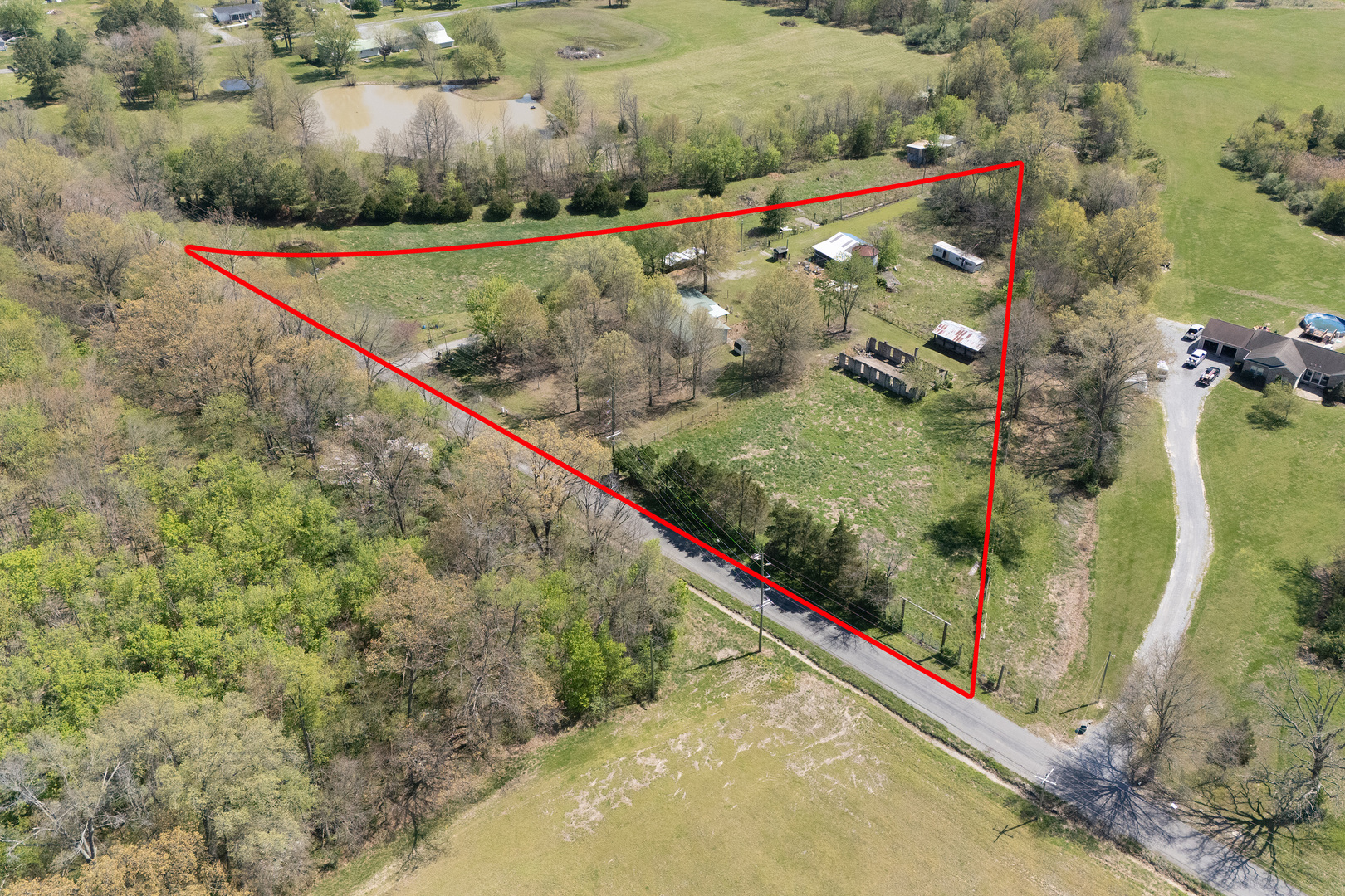 13849 Mustang Road, Marion, IL