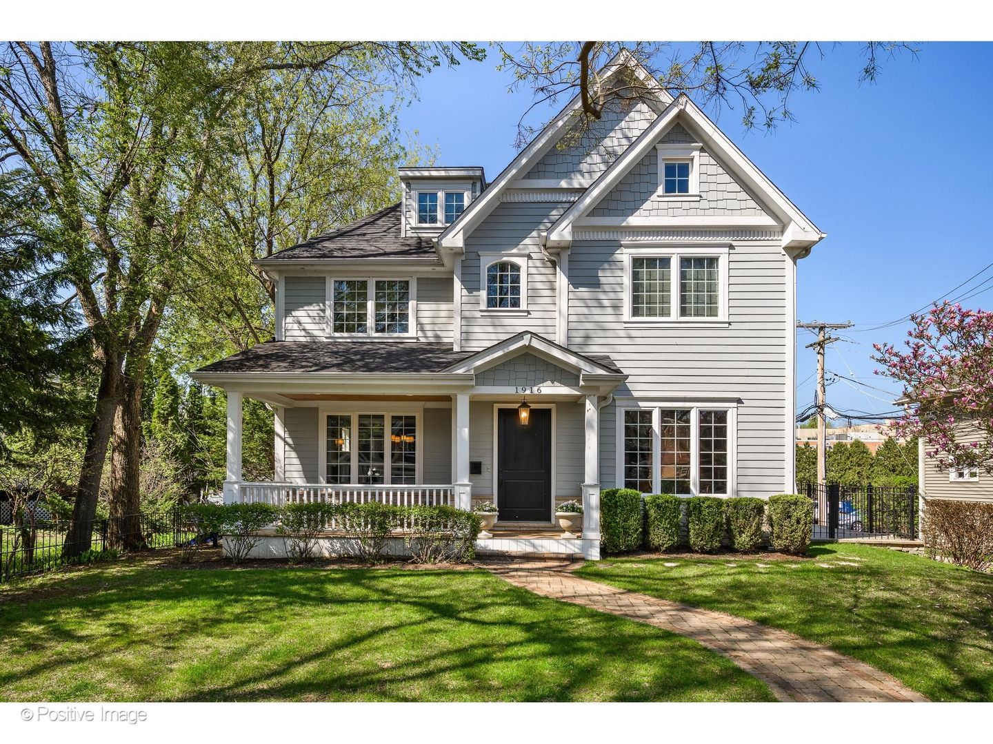 1916 Washington Avenue, Wilmette, IL