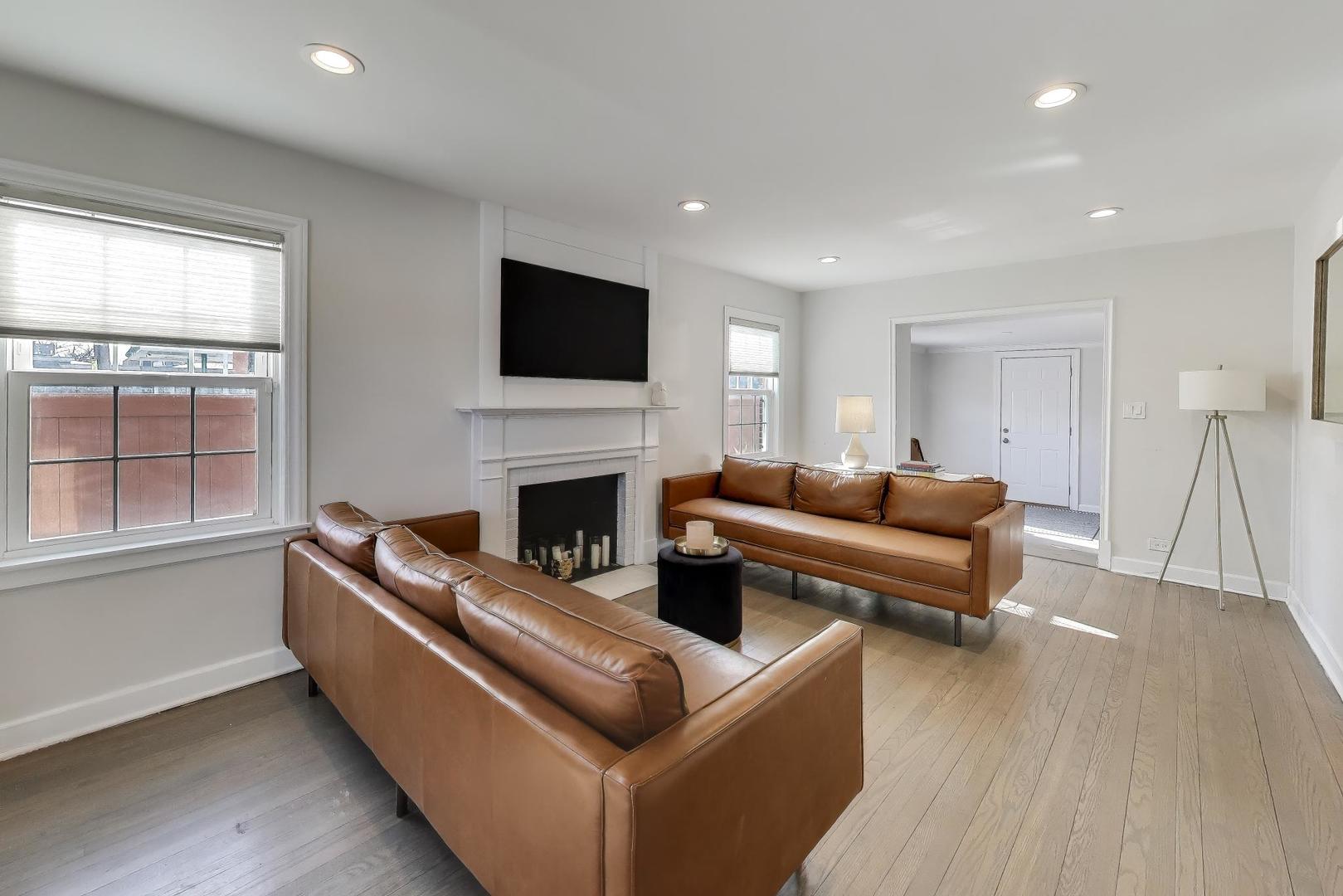 1614 N 76th Avenue, Elmwood Park, IL