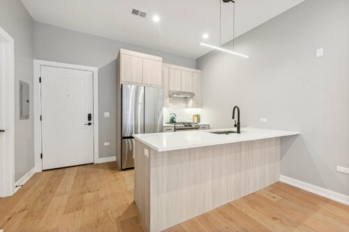 7006 N Glenwood Avenue #305, Chicago, IL