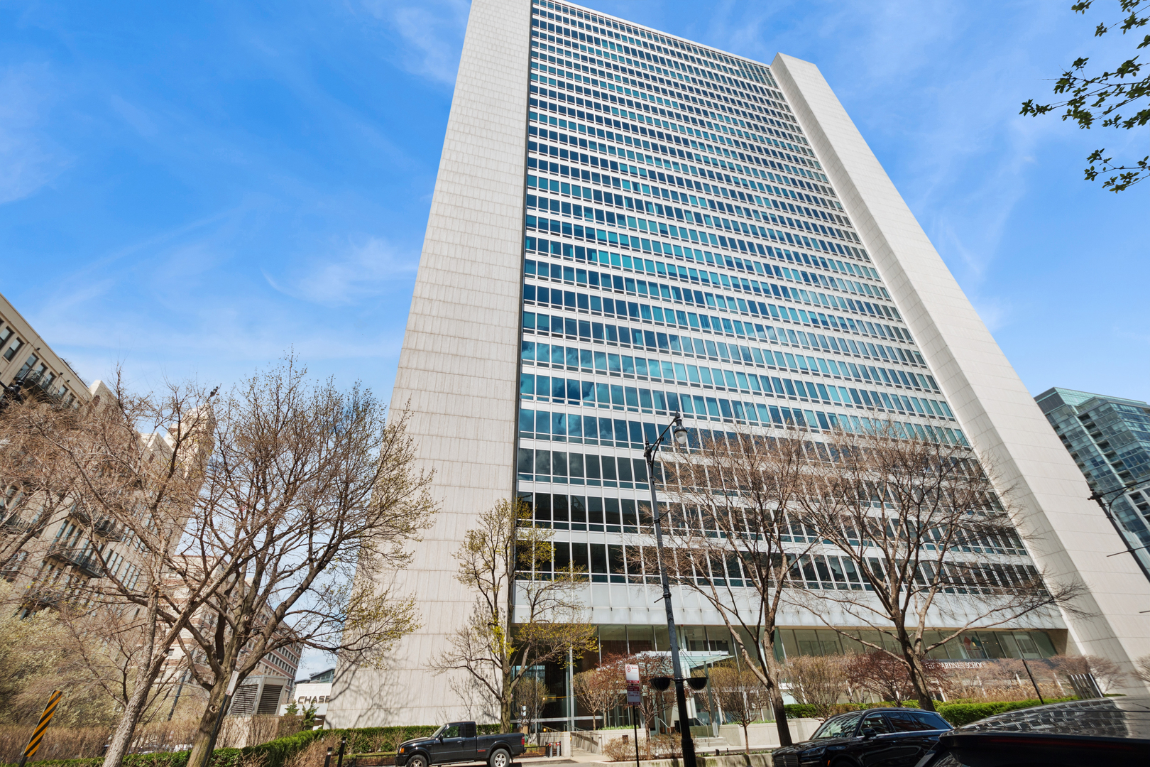 500 W SUPERIOR Street #813, Chicago, IL