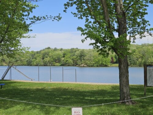 417 Des Moines Lane, Dixon, IL