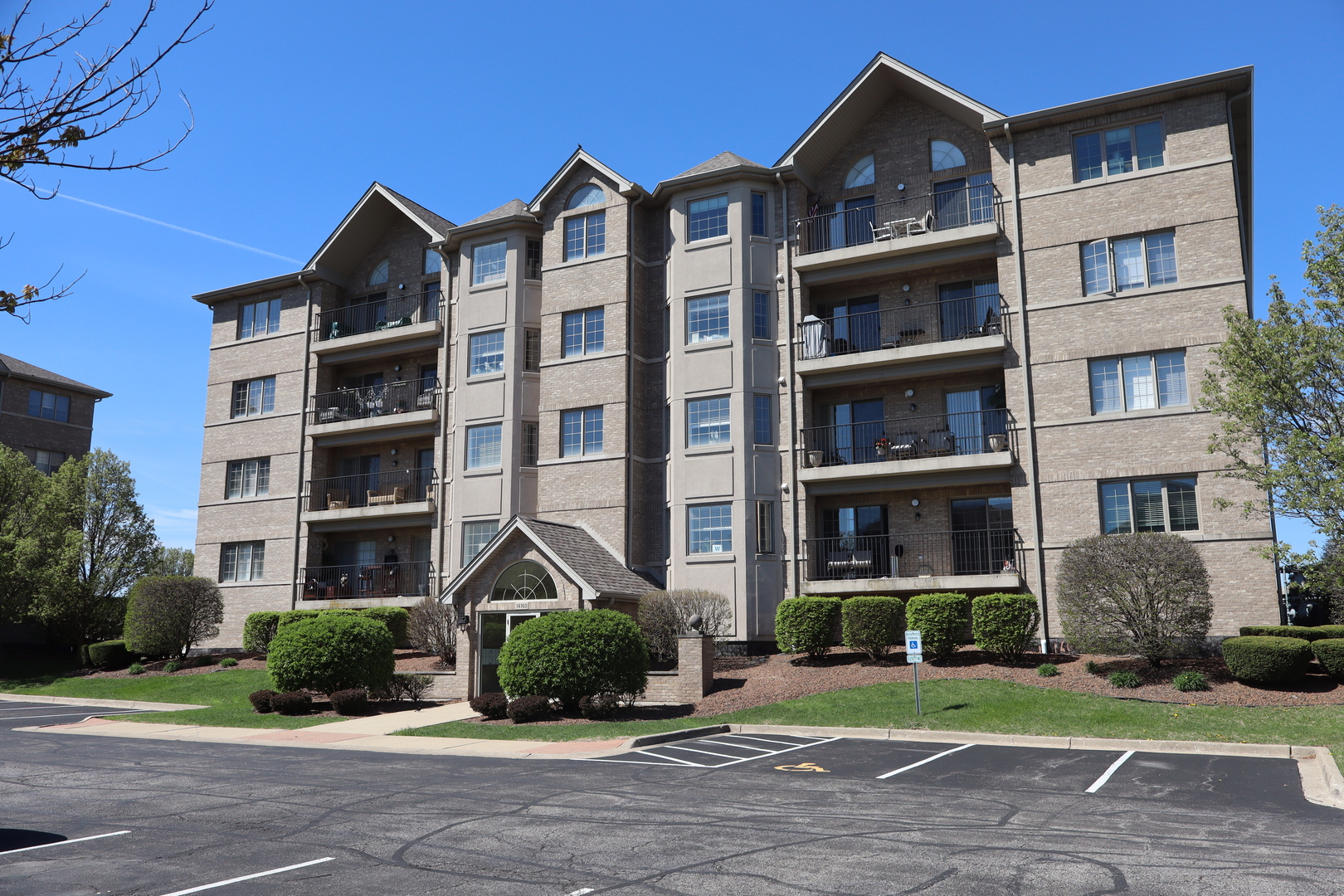 14160 SHEFFIELD Drive #404, Homer Glen, IL