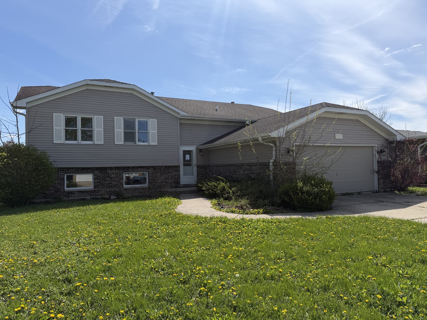 2375 Chestnut Lane, Morris, IL