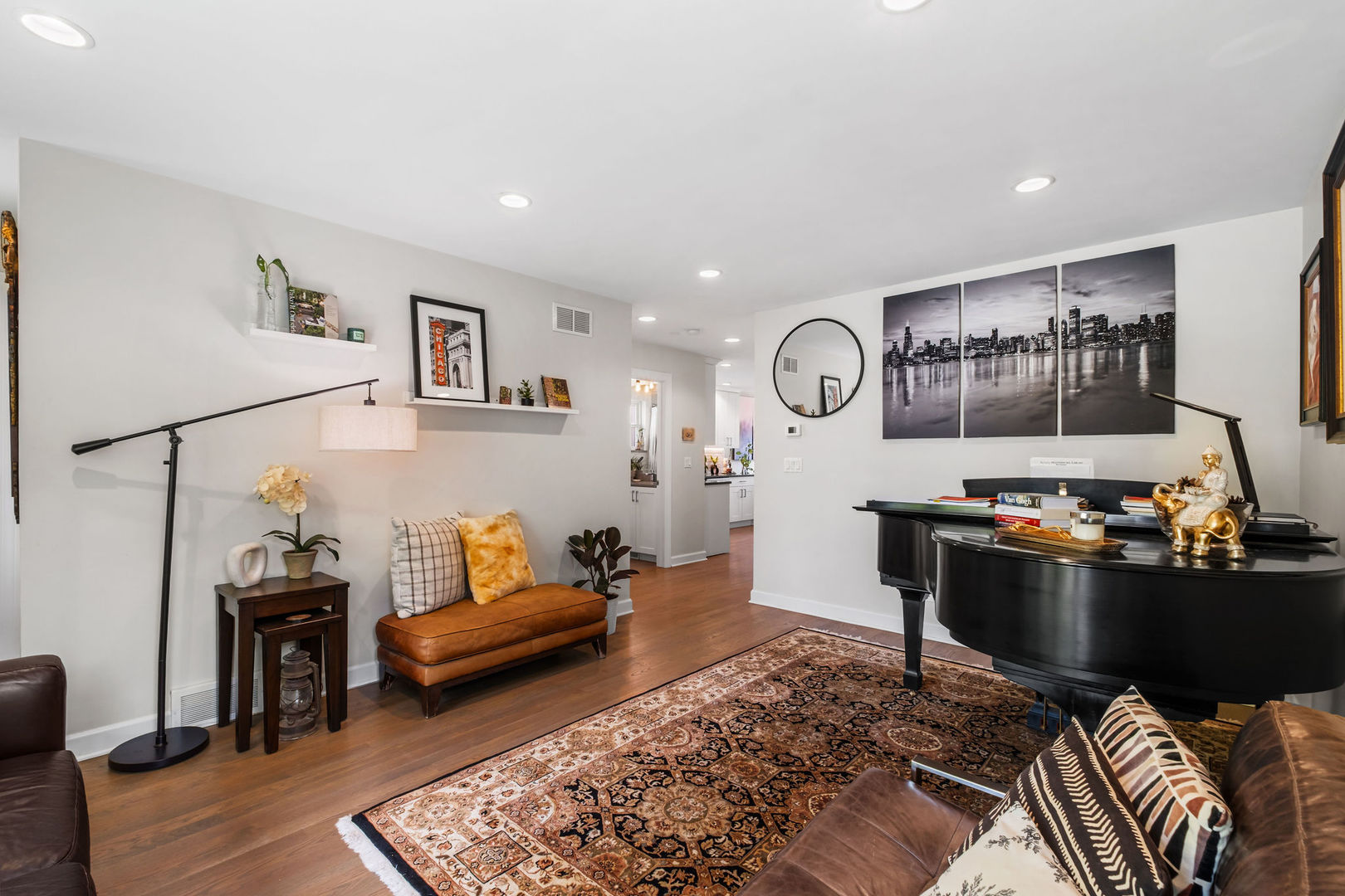 5343 N Moody Avenue, Chicago, IL