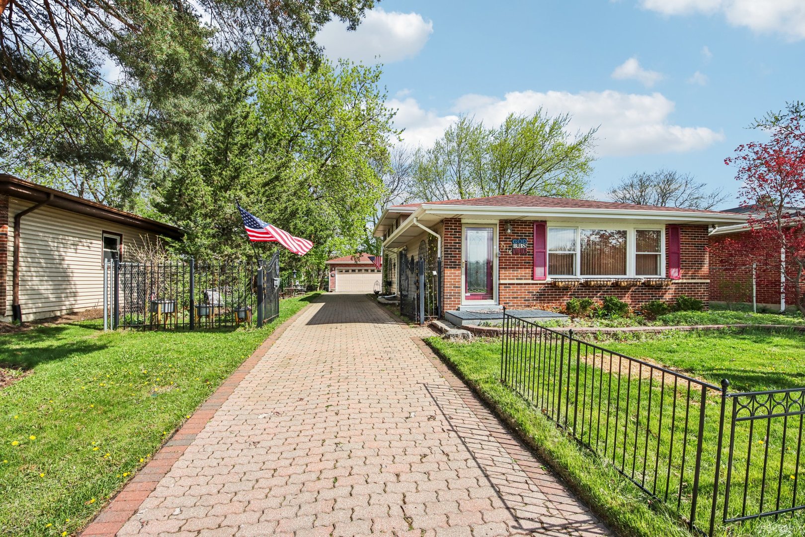 2176 N Westmoreland Drive, Palatine, IL