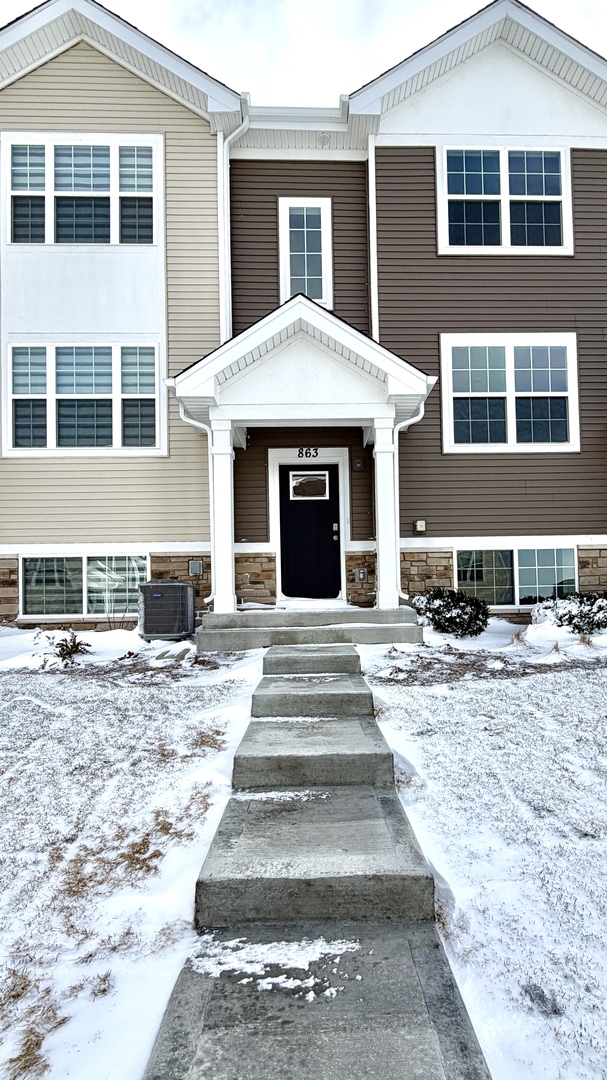 863 Briar Glen Court #863, Hampshire, IL