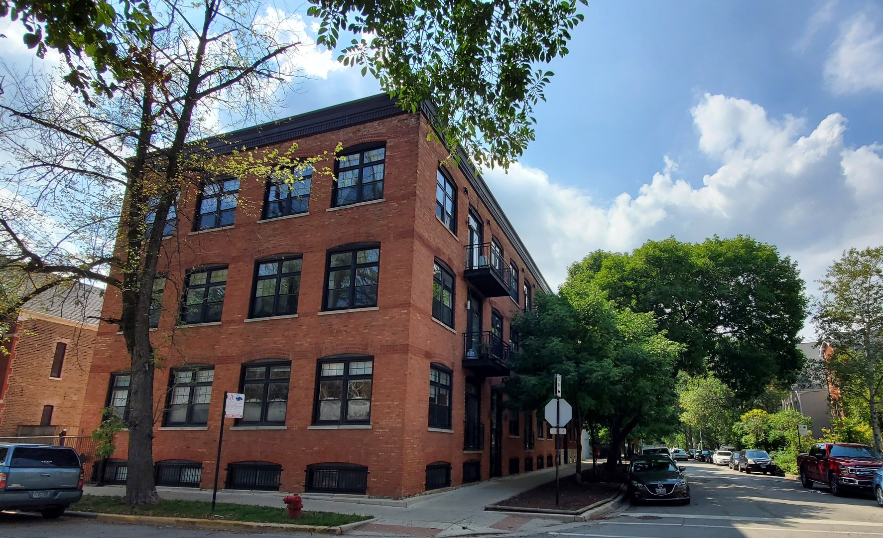 1801 W Thomas Street #3, Chicago, IL