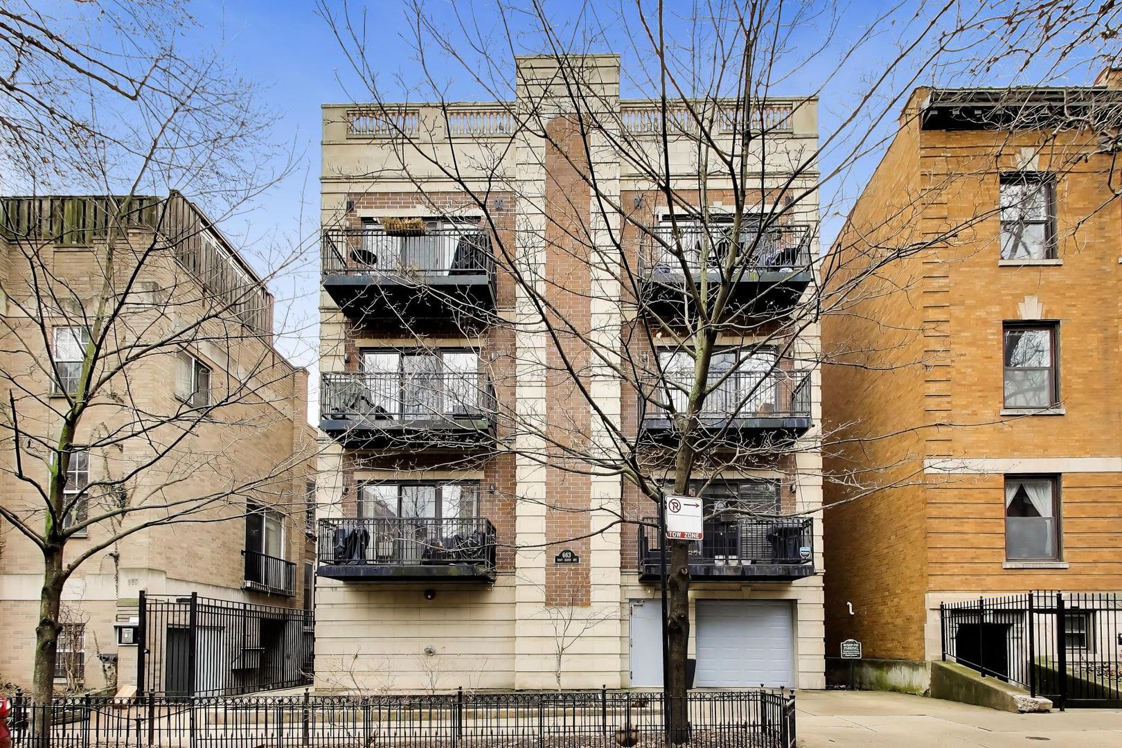 663 W Barry Avenue #4C, Chicago, IL