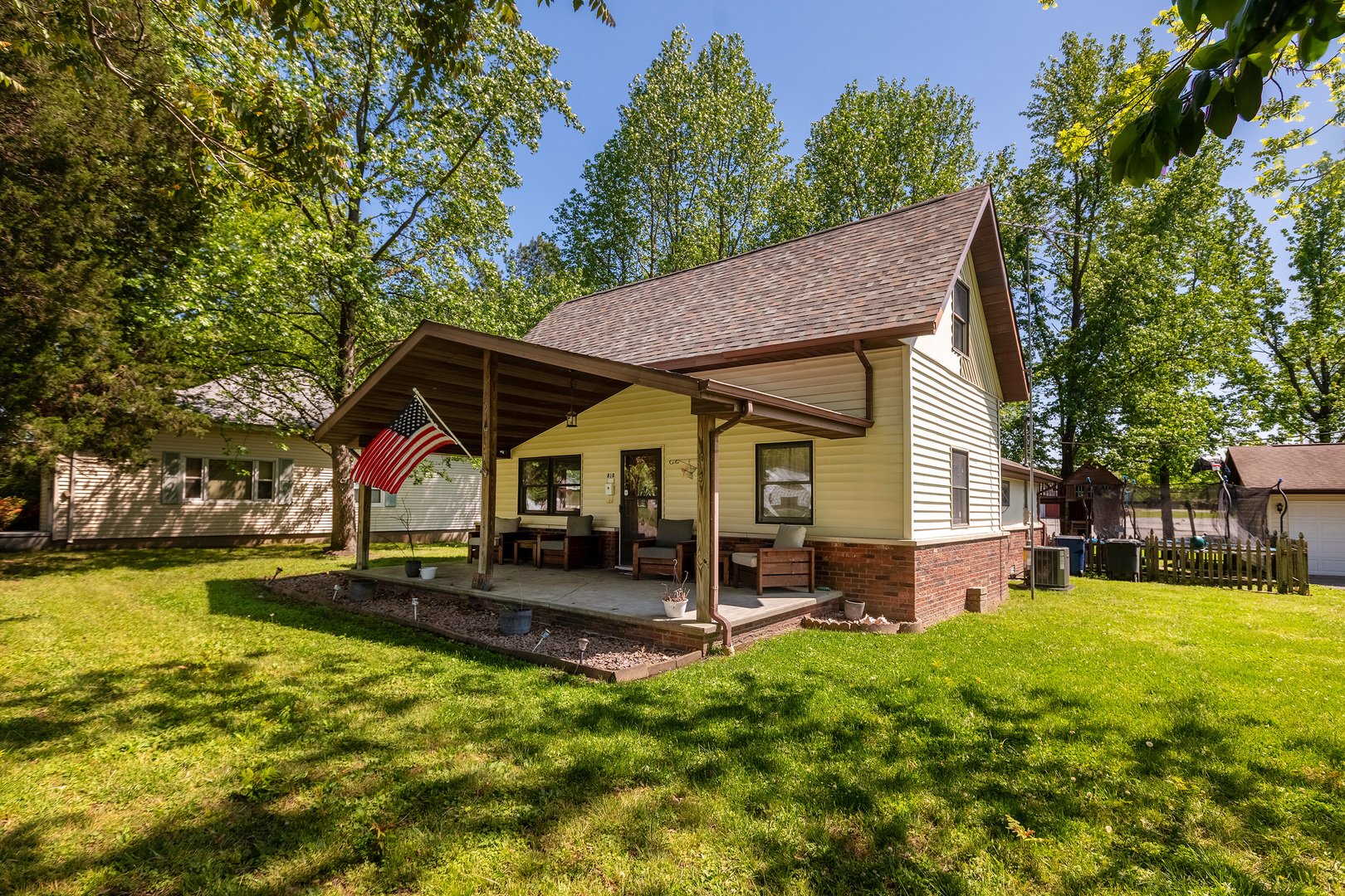 818 W Saint Louis Street, West Frankfort, IL