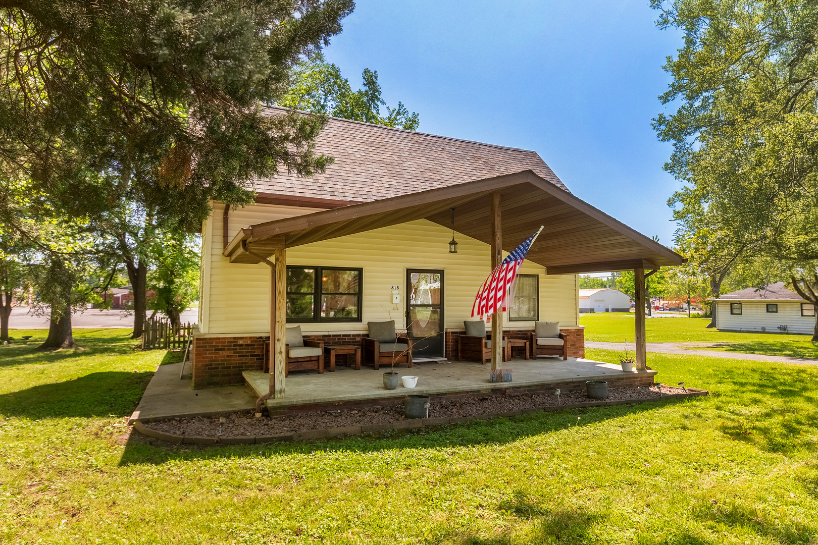 818 W Saint Louis Street, West Frankfort, IL