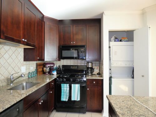 33 W ontario Street #17C, Chicago, IL