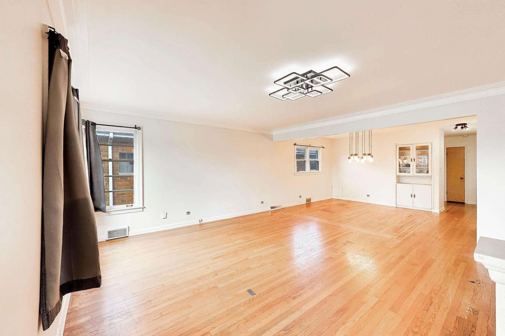 7810 Kilbourn Avenue, Skokie, IL