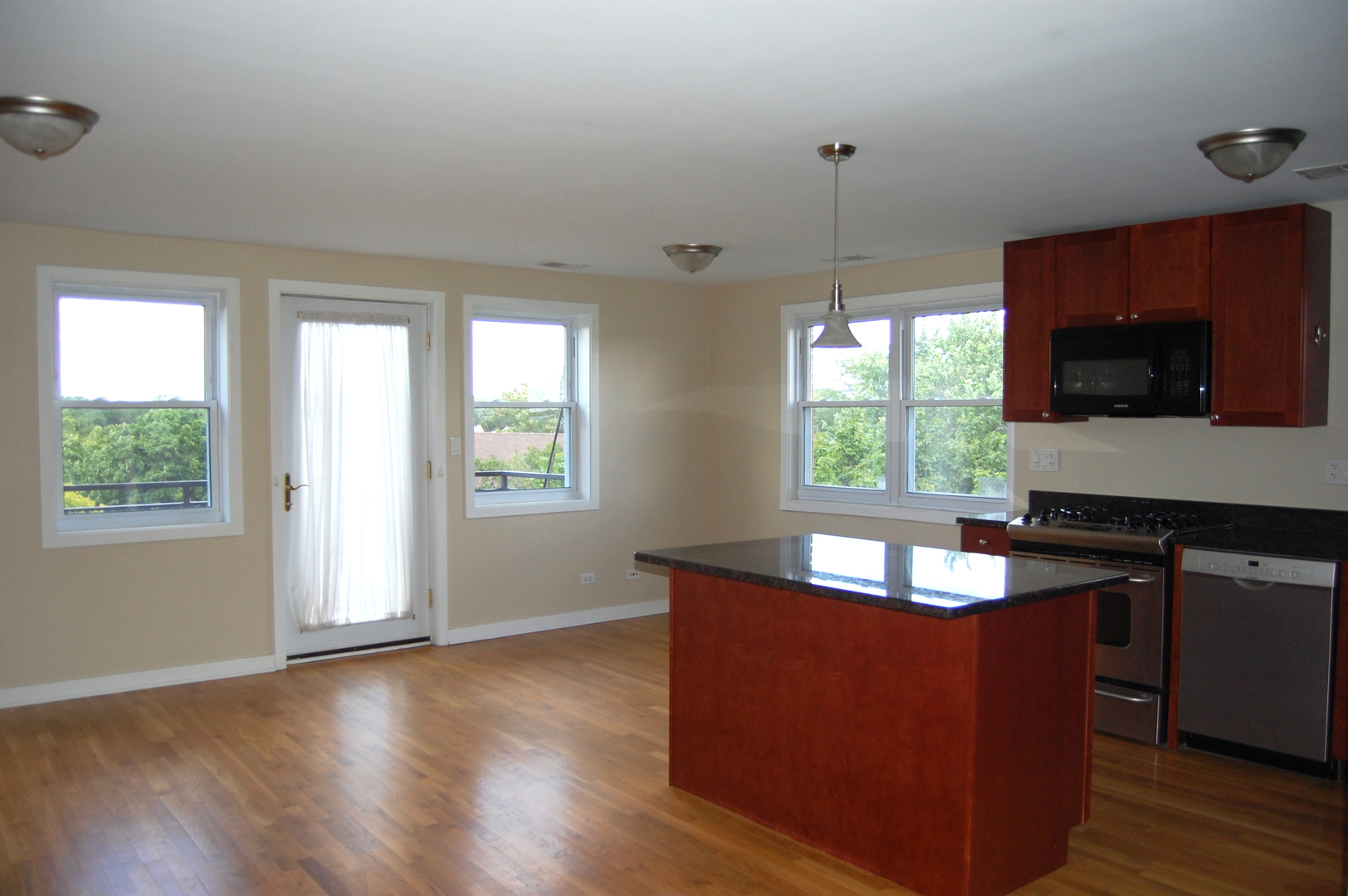 2501 W Bryn Mawr Avenue #502, Chicago, IL