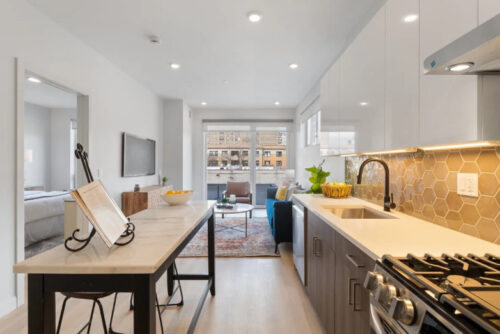 948 W Sunnyside Avenue #202, Chicago, IL