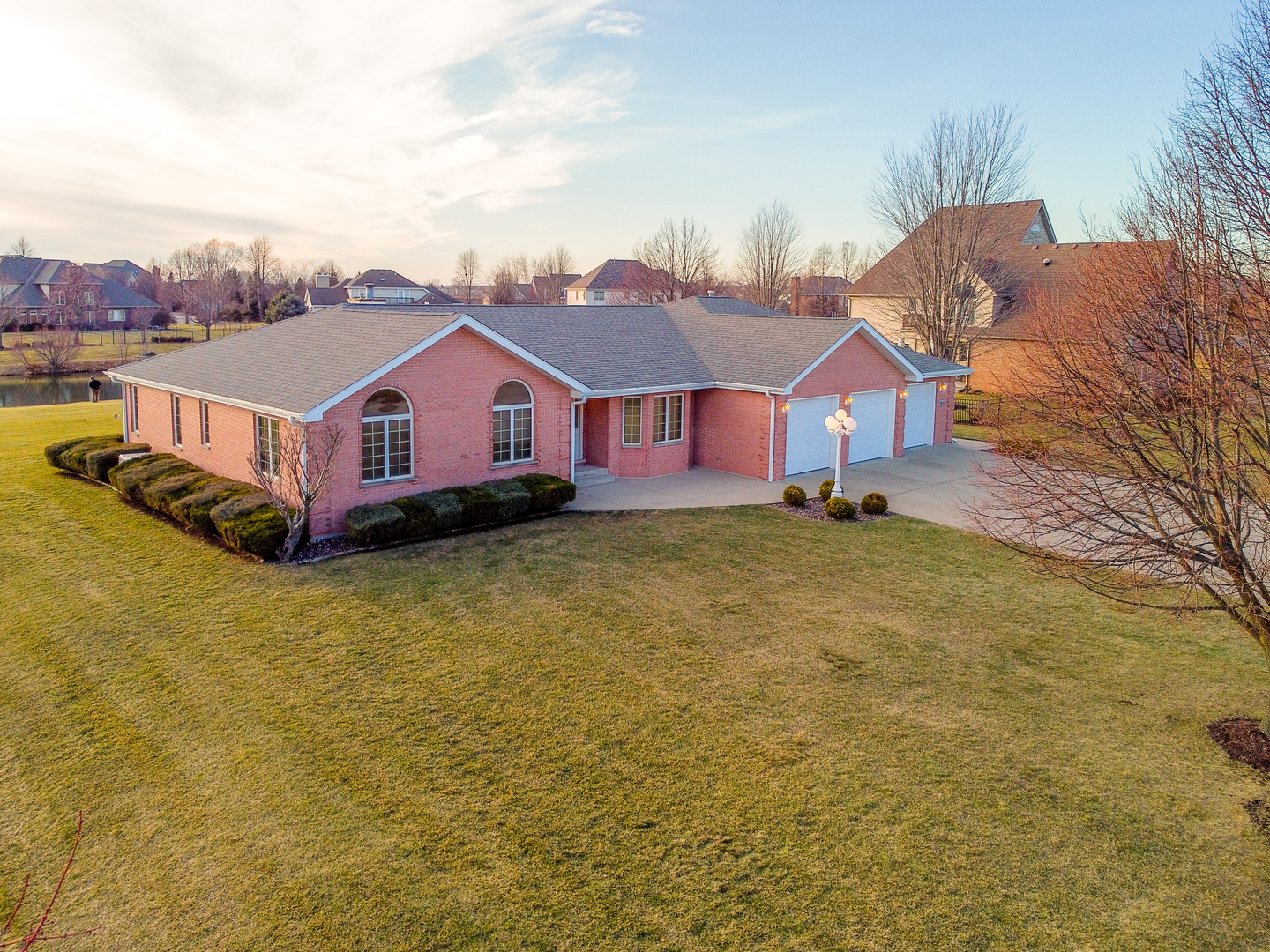 18816 S Chestnut Drive, Shorewood, IL