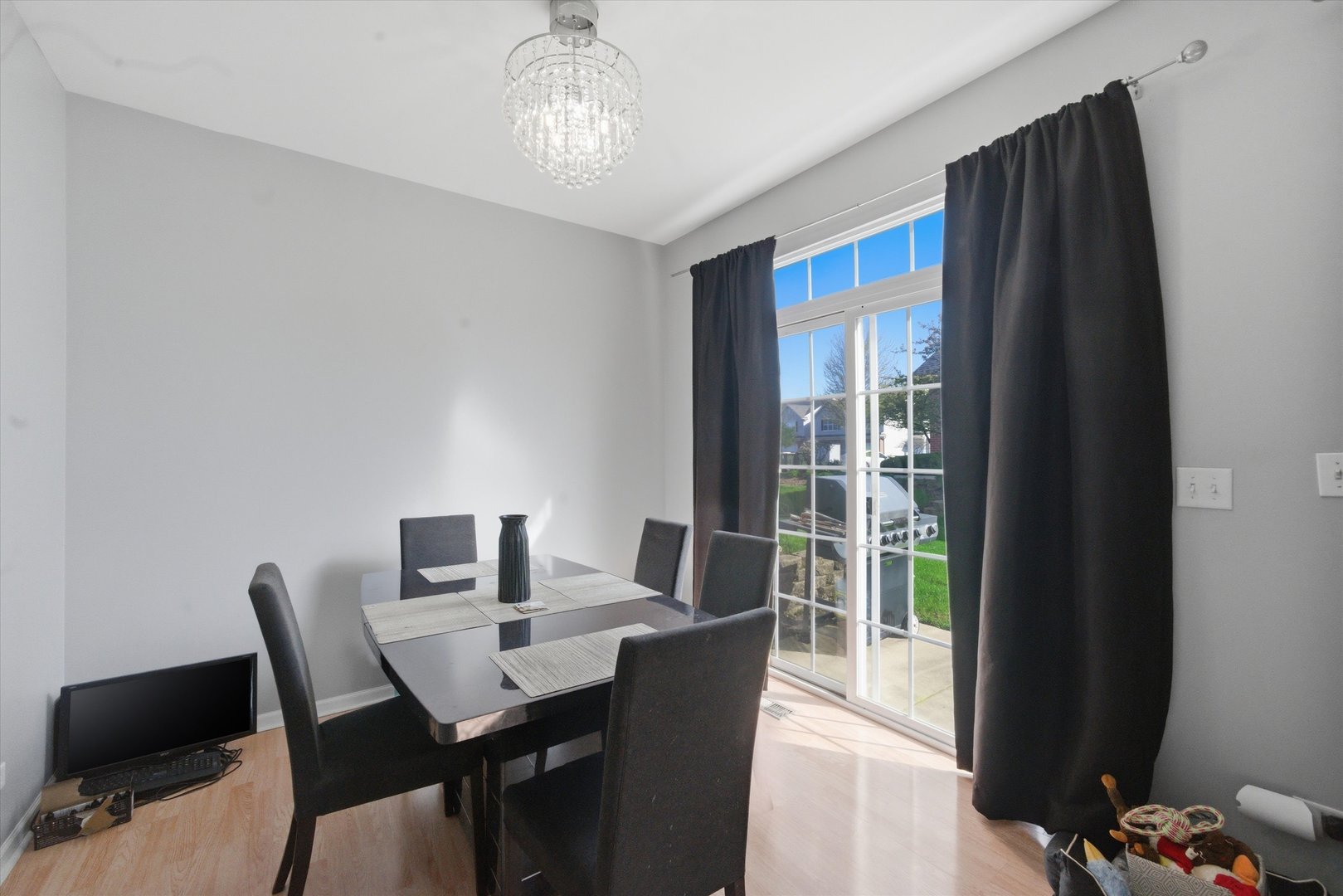 573 N Fox Trail, Round Lake, IL