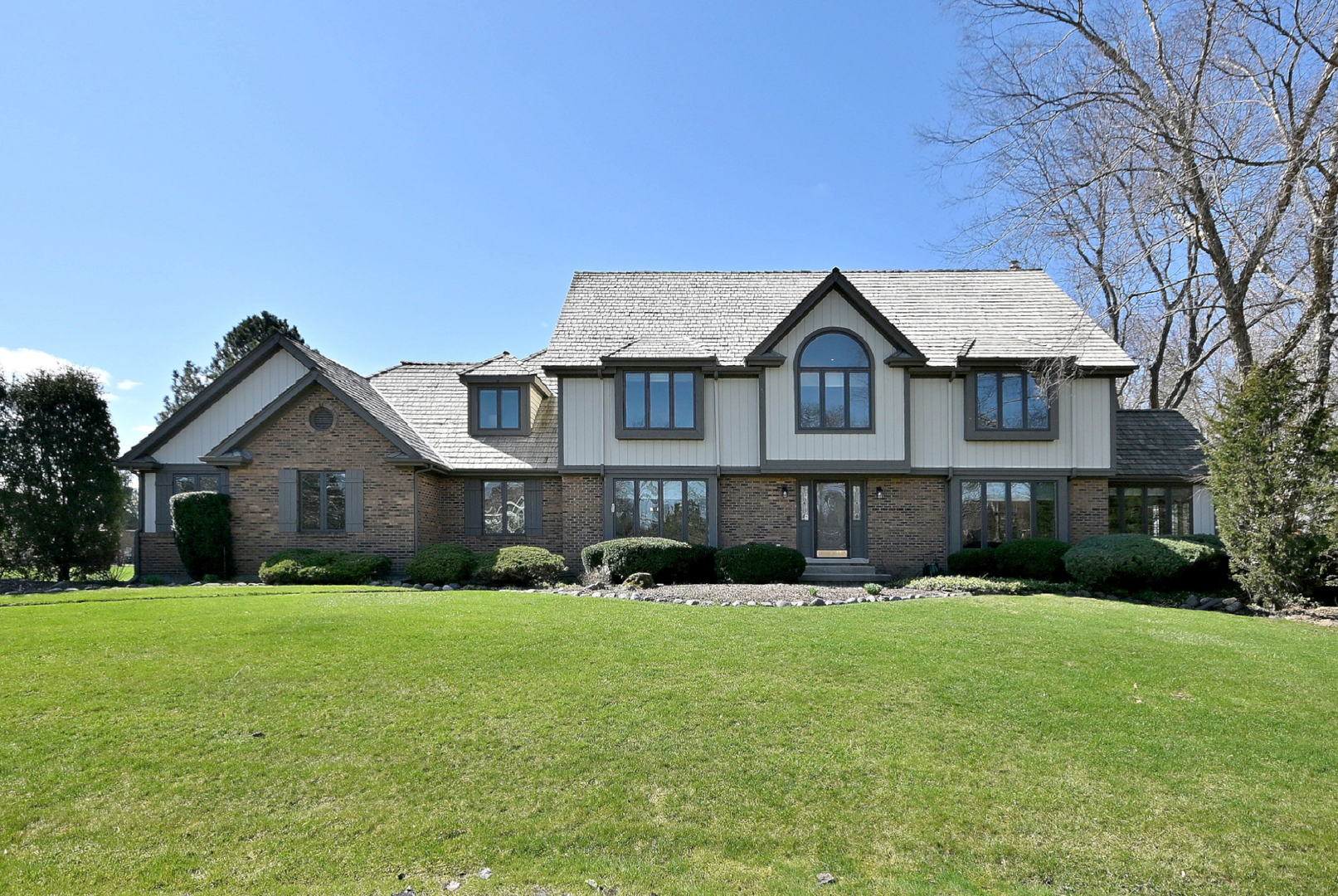 5681 River Park Drive, Libertyville, IL