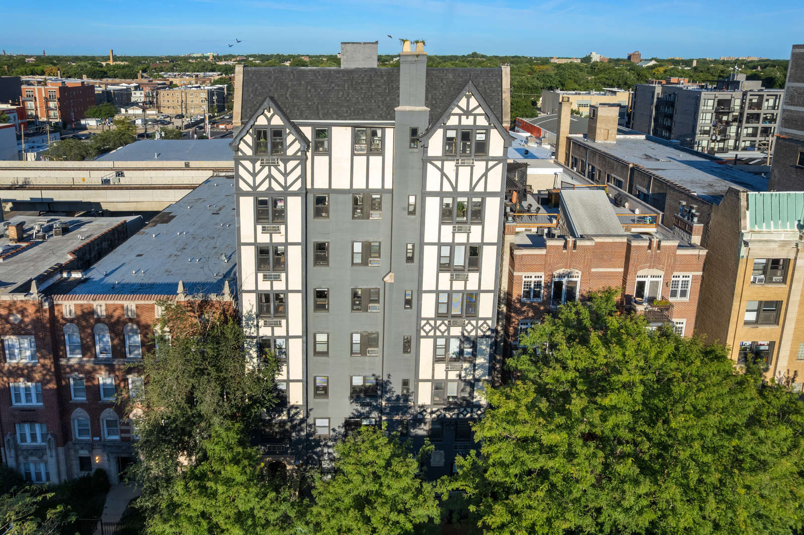 5718 N Winthrop Avenue #205, Chicago, IL