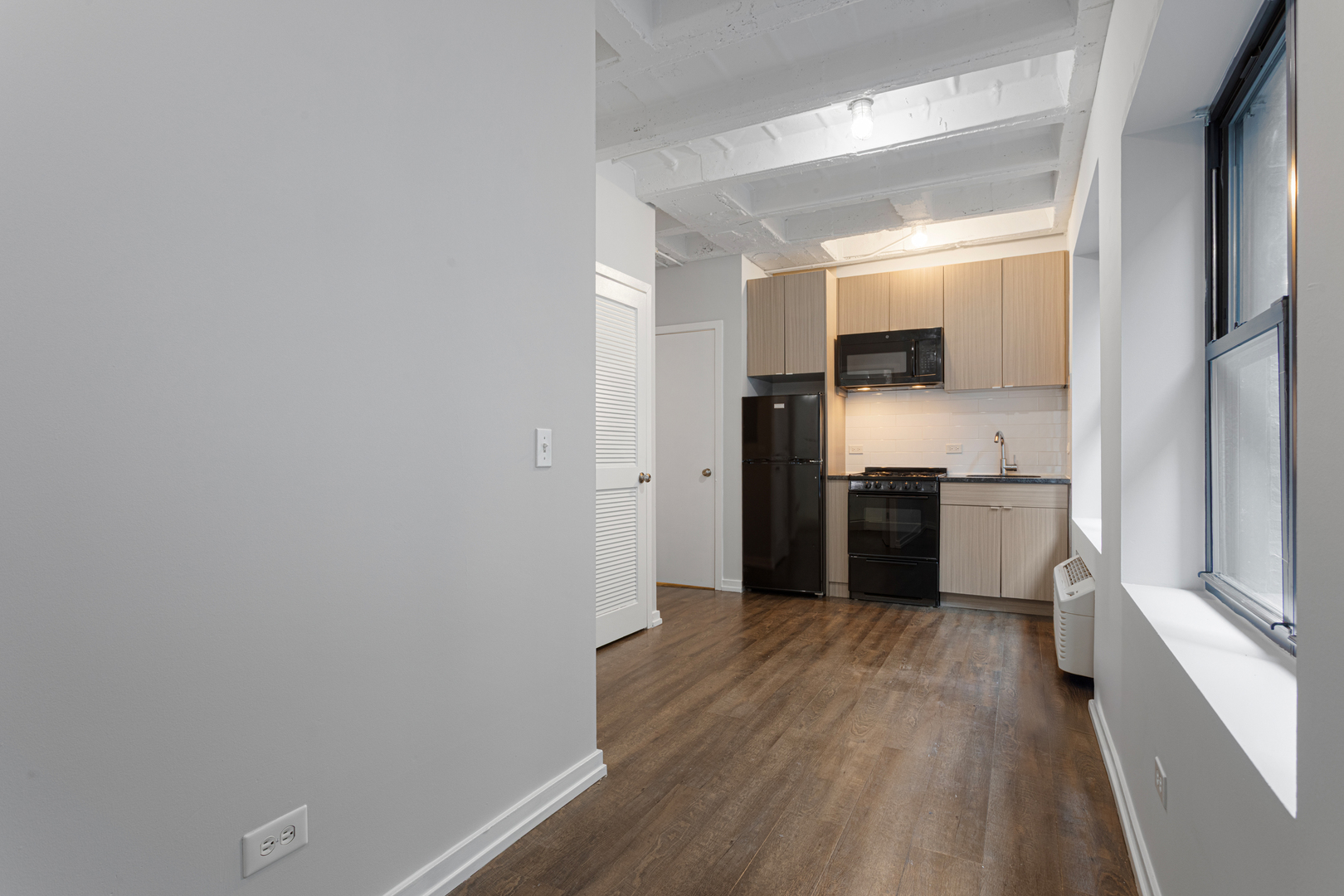 5718 N Winthrop Avenue #205, Chicago, IL