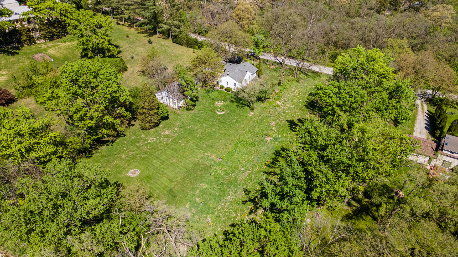 11s104 Jackson Street, Burr Ridge, IL